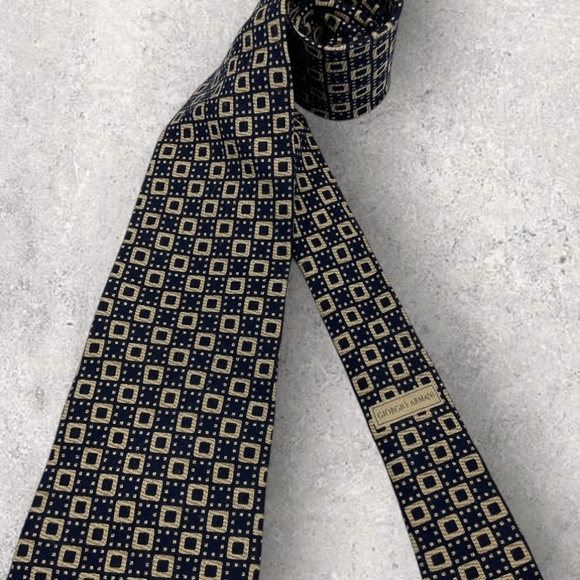 GIORGIO ARMANI VINTAGE Navy/Beige Silk LUXURY Tie ITALY - Picture 6 of 6